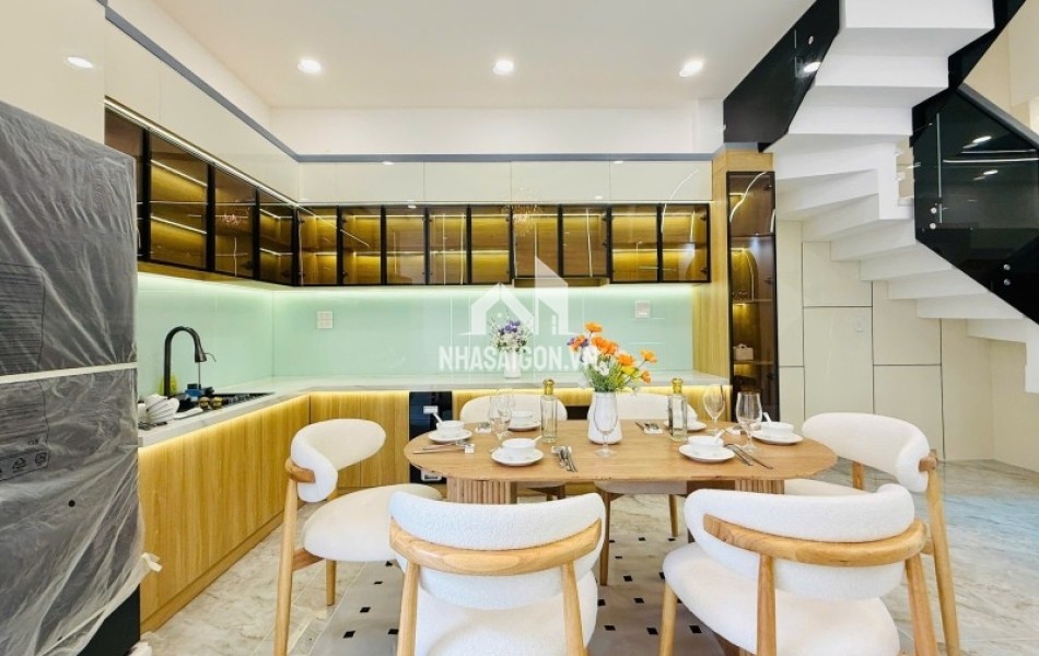 Bán nhà 55m2 Ngang 4 Nở Hậu 4,2m x 13,2m Phạm Văn Chiêu Gò Vấp 6tỷ680